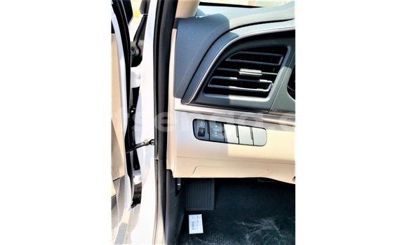 Acheter Import Voiture Hyundai Elantra Blanc à Import - Dubai, Hhohho Acheter Import Voiture Hyundai Elantra Blanc à Import - Dubai, Hhohho