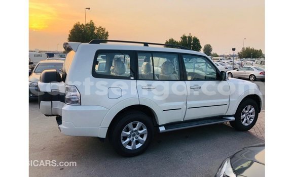 Nunua Imported Mitsubishi Pajero White Gari ndani ya Import - Dubai nchini Hhohho Nunua Imported Mitsubishi Pajero White Gari ndani ya Import - Dubai nchini Hhohho