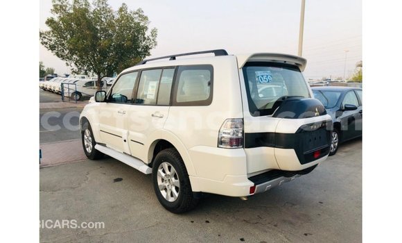 Nunua Imported Mitsubishi Pajero White Gari ndani ya Import - Dubai nchini Hhohho Nunua Imported Mitsubishi Pajero White Gari ndani ya Import - Dubai nchini Hhohho