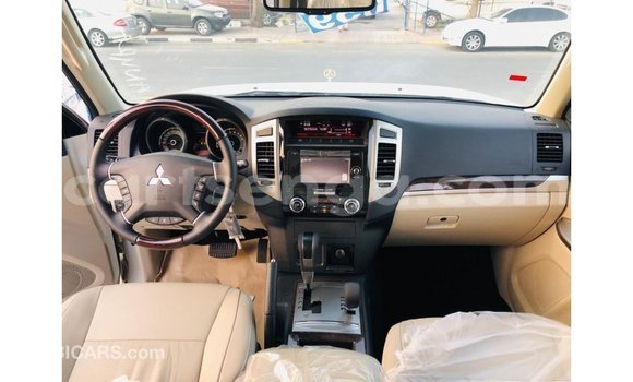 Nunua Imported Mitsubishi Pajero White Gari ndani ya Import - Dubai nchini Hhohho Nunua Imported Mitsubishi Pajero White Gari ndani ya Import - Dubai nchini Hhohho