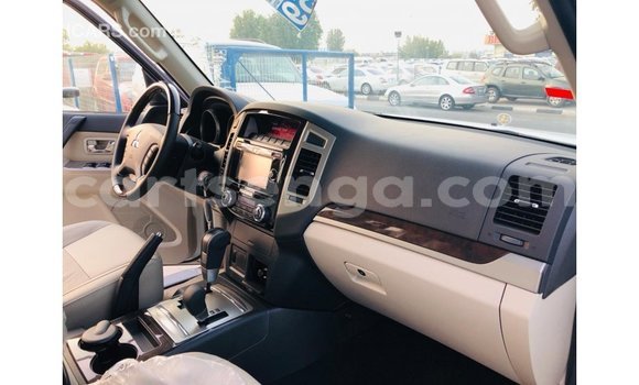 Nunua Imported Mitsubishi Pajero White Gari ndani ya Import - Dubai nchini Hhohho Nunua Imported Mitsubishi Pajero White Gari ndani ya Import - Dubai nchini Hhohho