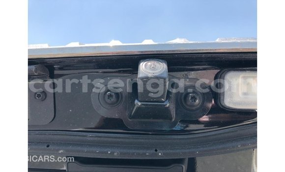 Nunua Imported Toyota Land Cruiser Black Gari ndani ya Import - Dubai nchini Hhohho Nunua Imported Toyota Land Cruiser Black Gari ndani ya Import - Dubai nchini Hhohho