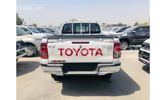 Acheter Import Voiture Toyota Hilux Blanc à Import - Dubai, Hhohho Acheter Import Voiture Toyota Hilux Blanc à Import - Dubai, Hhohho