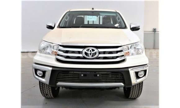 Nunua Imported Toyota Hilux White Gari ndani ya Import - Dubai nchini Hhohho
