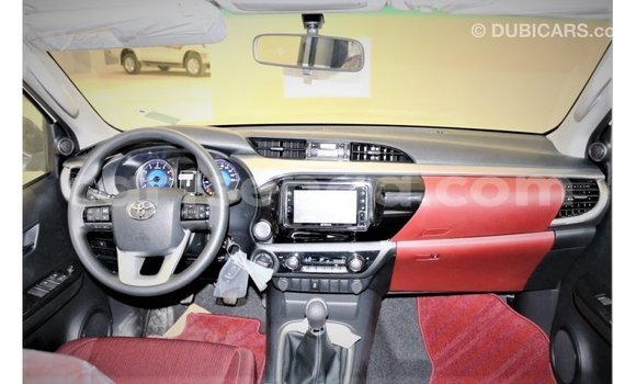 Acheter Import Voiture Toyota Hilux Blanc à Import - Dubai, Hhohho Acheter Import Voiture Toyota Hilux Blanc à Import - Dubai, Hhohho