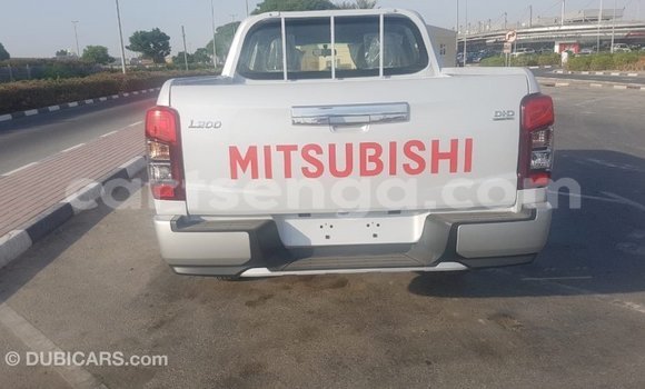 Acheter Import Voiture Mitsubishi L200 Blanc à Import - Dubai, Hhohho Acheter Import Voiture Mitsubishi L200 Blanc à Import - Dubai, Hhohho