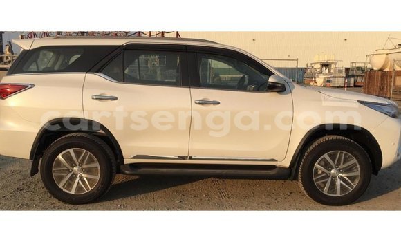 Acheter Import Voiture Toyota Fortuner Autre à Import - Dubai, Hhohho Acheter Import Voiture Toyota Fortuner Autre à Import - Dubai, Hhohho