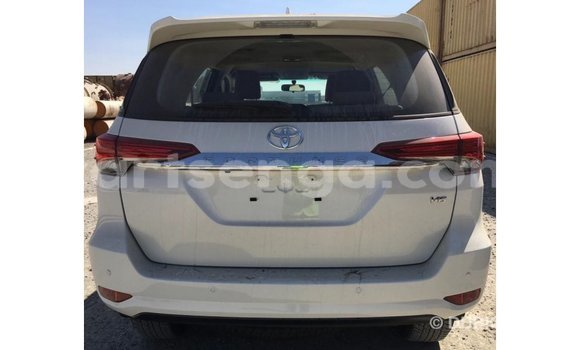 Acheter Import Voiture Toyota Fortuner Blanc à Import - Dubai, Hhohho Acheter Import Voiture Toyota Fortuner Blanc à Import - Dubai, Hhohho