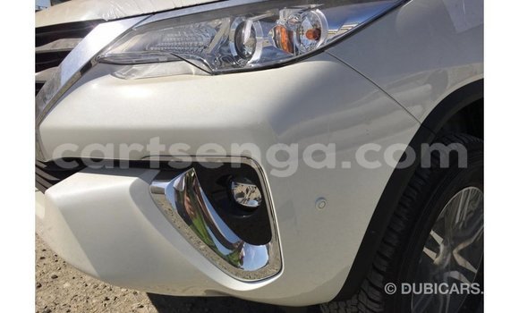 Acheter Import Voiture Toyota Fortuner Blanc à Import - Dubai, Hhohho Acheter Import Voiture Toyota Fortuner Blanc à Import - Dubai, Hhohho