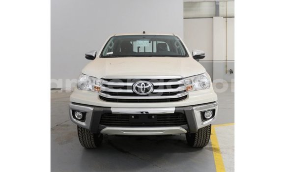 Buy Import Toyota Hilux White Car in Import - Dubai in Hhohho