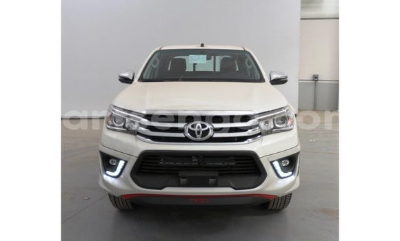 Buy Import Toyota Hilux White Car in Import - Dubai in Hhohho