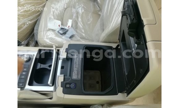 Acheter Import Voiture Toyota Land Cruiser Noir à Import - Dubai, Hhohho Acheter Import Voiture Toyota Land Cruiser Noir à Import - Dubai, Hhohho