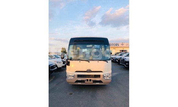 Nunua Imported Toyota Coaster White Gari ndani ya Import - Dubai nchini Hhohho