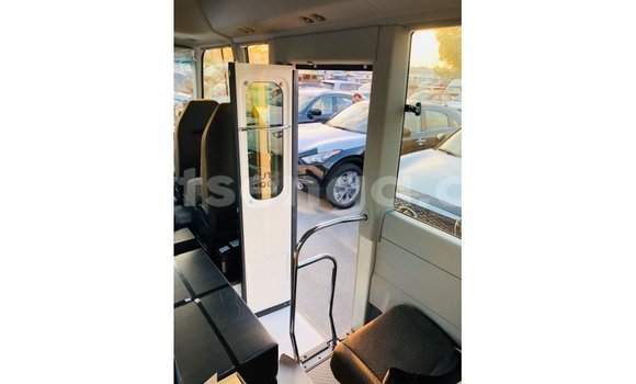 Acheter Import Voiture Toyota Coaster Blanc à Import - Dubai, Hhohho Acheter Import Voiture Toyota Coaster Blanc à Import - Dubai, Hhohho