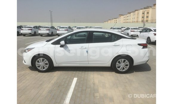 Acheter Import Voiture Nissan Sunny Blanc à Import - Dubai, Hhohho Acheter Import Voiture Nissan Sunny Blanc à Import - Dubai, Hhohho