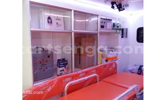 Nunua Imported Toyota Hiace White Gari ndani ya Import - Dubai nchini Hhohho Nunua Imported Toyota Hiace White Gari ndani ya Import - Dubai nchini Hhohho