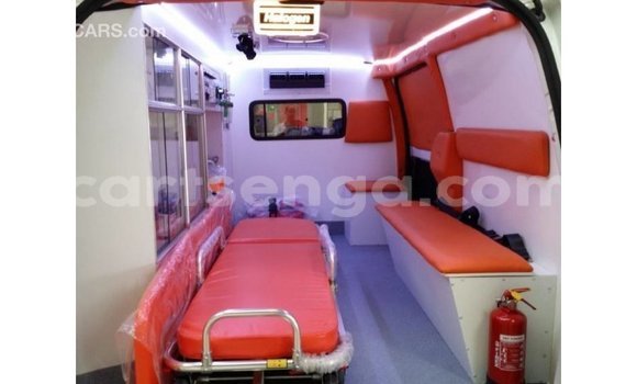 Nunua Imported Toyota Hiace White Gari ndani ya Import - Dubai nchini Hhohho Nunua Imported Toyota Hiace White Gari ndani ya Import - Dubai nchini Hhohho