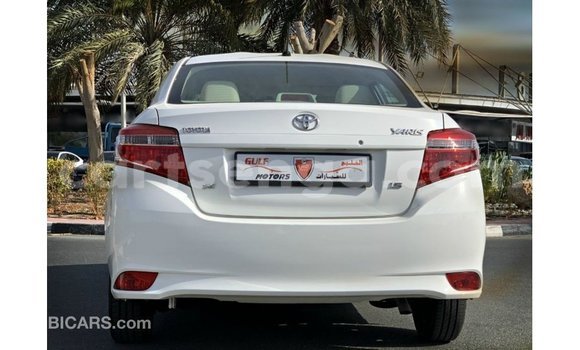 Acheter Import Voiture Toyota Yaris Blanc à Import - Dubai, Hhohho Acheter Import Voiture Toyota Yaris Blanc à Import - Dubai, Hhohho