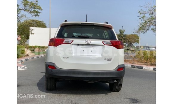 Acheter Import Voiture Toyota 4Runner Blanc à Import - Dubai, Hhohho Acheter Import Voiture Toyota 4Runner Blanc à Import - Dubai, Hhohho