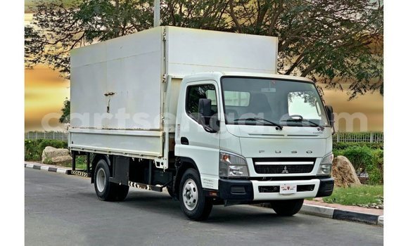 Nunua Imported Mitsubishi Carisma White Gari ndani ya Import - Dubai nchini Hhohho