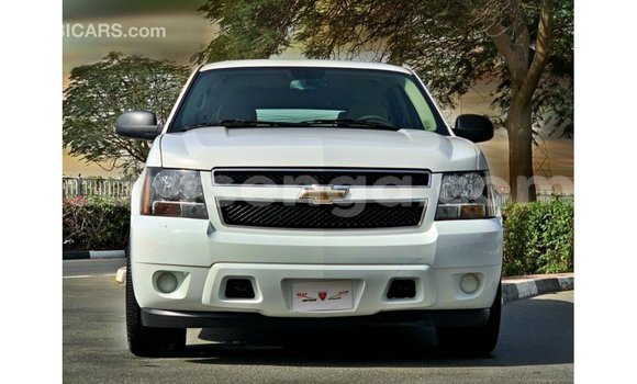 Acheter Import Voiture Chevrolet Tahoe Blanc à Import - Dubai, Hhohho Acheter Import Voiture Chevrolet Tahoe Blanc à Import - Dubai, Hhohho