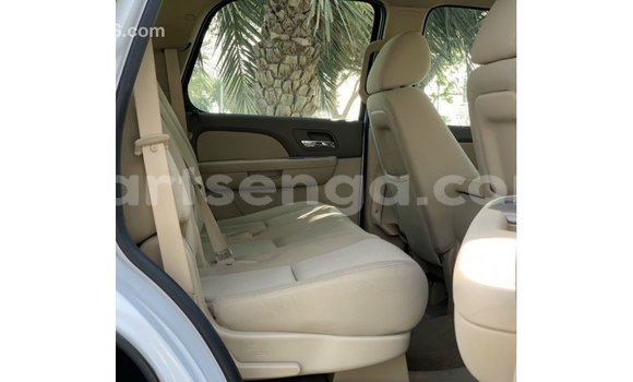 Acheter Import Voiture Chevrolet Tahoe Blanc à Import - Dubai, Hhohho Acheter Import Voiture Chevrolet Tahoe Blanc à Import - Dubai, Hhohho