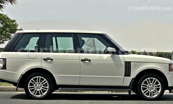 Acheter Import Voiture Land Rover Range Rover Blanc à Import - Dubai, Hhohho Acheter Import Voiture Land Rover Range Rover Blanc à Import - Dubai, Hhohho