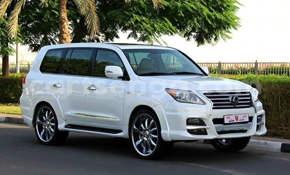 Acheter Import Voiture Lexus LX Blanc à Import - Dubai, Hhohho Acheter Import Voiture Lexus LX Blanc à Import - Dubai, Hhohho
