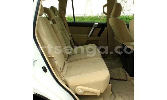Acheter Import Voiture Toyota Prado Blanc à Import - Dubai, Hhohho Acheter Import Voiture Toyota Prado Blanc à Import - Dubai, Hhohho
