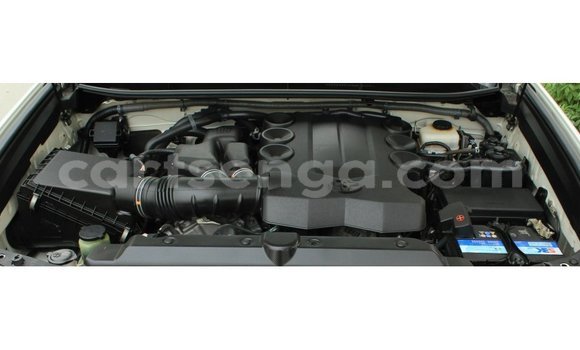 Acheter Import Voiture Toyota Prado Blanc à Import - Dubai, Hhohho Acheter Import Voiture Toyota Prado Blanc à Import - Dubai, Hhohho