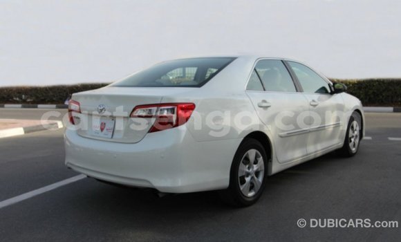 Acheter Import Voiture Toyota Camry Blanc à Import - Dubai, Hhohho Acheter Import Voiture Toyota Camry Blanc à Import - Dubai, Hhohho