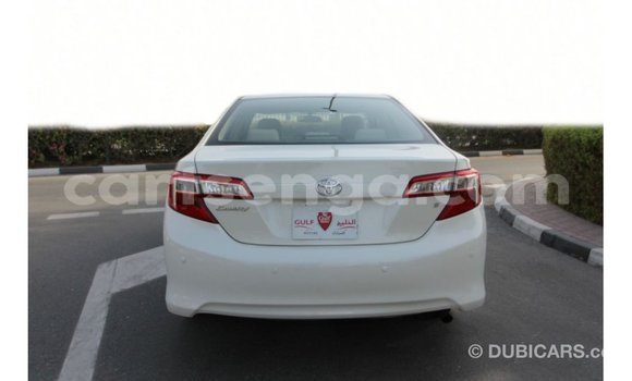 Acheter Import Voiture Toyota Camry Blanc à Import - Dubai, Hhohho Acheter Import Voiture Toyota Camry Blanc à Import - Dubai, Hhohho
