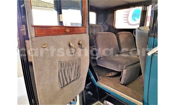 Nunua Imported Buick Electra Blue Gari ndani ya Import - Dubai nchini Hhohho Nunua Imported Buick Electra Blue Gari ndani ya Import - Dubai nchini Hhohho