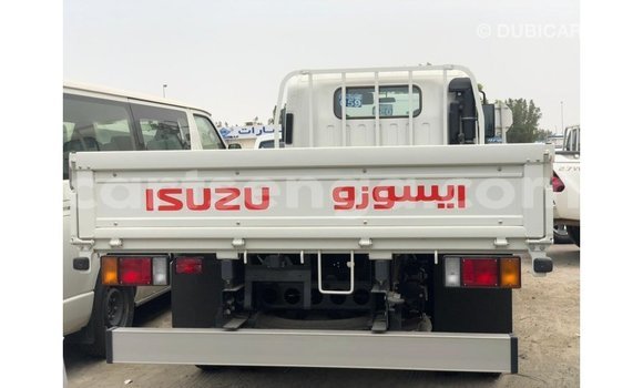 Acheter Import Utilitaire Isuzu Bighorn Blanc à Import - Dubai, Hhohho Acheter Import Utilitaire Isuzu Bighorn Blanc à Import - Dubai, Hhohho