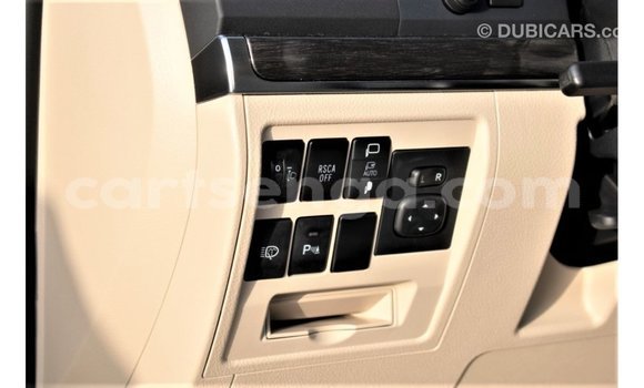Acheter Import Voiture Toyota Land Cruiser Noir à Import - Dubai, Hhohho Acheter Import Voiture Toyota Land Cruiser Noir à Import - Dubai, Hhohho