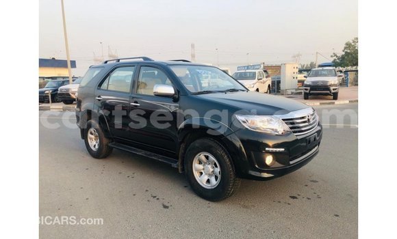 Nunua Imported Toyota Fortuner Black Gari ndani ya Import - Dubai nchini Hhohho Nunua Imported Toyota Fortuner Black Gari ndani ya Import - Dubai nchini Hhohho