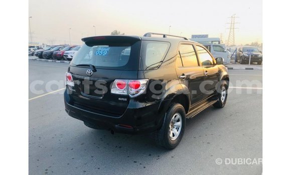 Nunua Imported Toyota Fortuner Black Gari ndani ya Import - Dubai nchini Hhohho Nunua Imported Toyota Fortuner Black Gari ndani ya Import - Dubai nchini Hhohho