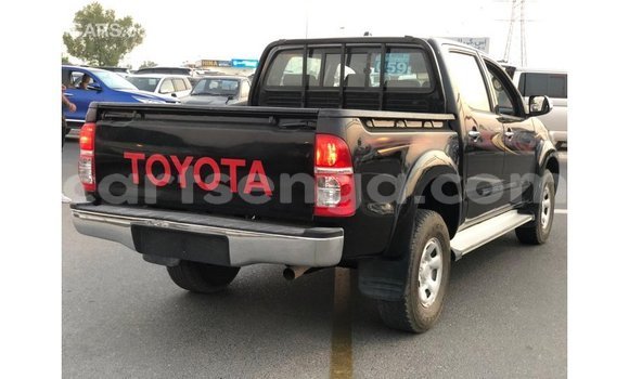 Nunua Imported Toyota Hilux Black Gari ndani ya Import - Dubai nchini Hhohho Nunua Imported Toyota Hilux Black Gari ndani ya Import - Dubai nchini Hhohho