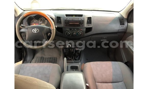 Nunua Imported Toyota Hilux Black Gari ndani ya Import - Dubai nchini Hhohho Nunua Imported Toyota Hilux Black Gari ndani ya Import - Dubai nchini Hhohho