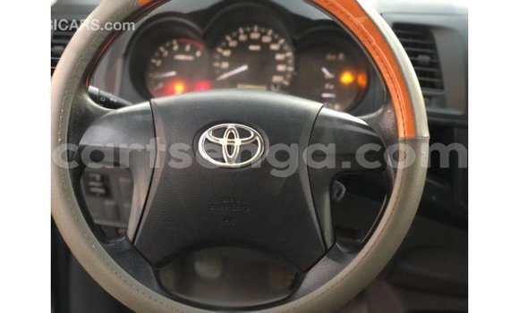 Nunua Imported Toyota Hilux Black Gari ndani ya Import - Dubai nchini Hhohho Nunua Imported Toyota Hilux Black Gari ndani ya Import - Dubai nchini Hhohho