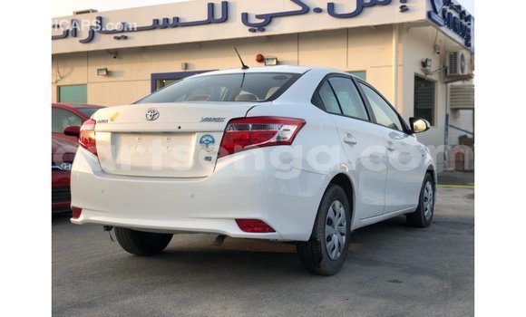 Acheter Import Voiture Toyota Yaris Blanc à Import - Dubai, Hhohho Acheter Import Voiture Toyota Yaris Blanc à Import - Dubai, Hhohho