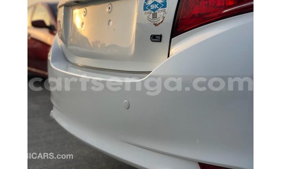 Acheter Import Voiture Toyota Yaris Blanc à Import - Dubai, Hhohho Acheter Import Voiture Toyota Yaris Blanc à Import - Dubai, Hhohho