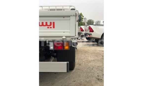 Acheter Import Utilitaire Isuzu Bighorn Blanc à Import - Dubai, Hhohho Acheter Import Utilitaire Isuzu Bighorn Blanc à Import - Dubai, Hhohho