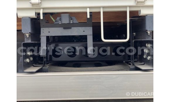 Acheter Import Utilitaire Isuzu Bighorn Blanc à Import - Dubai, Hhohho Acheter Import Utilitaire Isuzu Bighorn Blanc à Import - Dubai, Hhohho