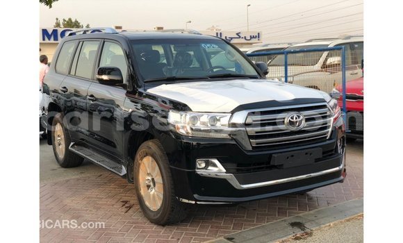 Nunua Imported Toyota Land Cruiser Black Gari ndani ya Import - Dubai nchini Hhohho Nunua Imported Toyota Land Cruiser Black Gari ndani ya Import - Dubai nchini Hhohho
