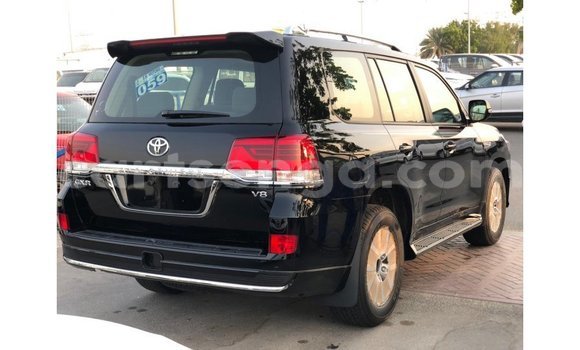 Nunua Imported Toyota Land Cruiser Black Gari ndani ya Import - Dubai nchini Hhohho Nunua Imported Toyota Land Cruiser Black Gari ndani ya Import - Dubai nchini Hhohho