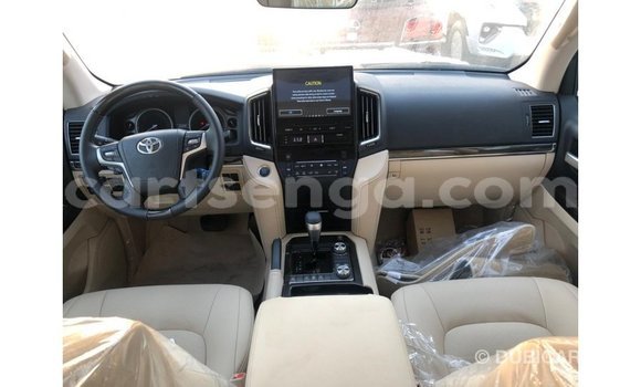 Nunua Imported Toyota Land Cruiser Black Gari ndani ya Import - Dubai nchini Hhohho Nunua Imported Toyota Land Cruiser Black Gari ndani ya Import - Dubai nchini Hhohho