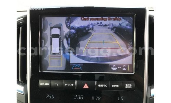 Acheter Import Voiture Toyota Land Cruiser Blanc à Import - Dubai, Hhohho Acheter Import Voiture Toyota Land Cruiser Blanc à Import - Dubai, Hhohho