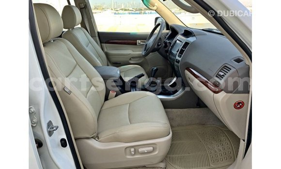 Acheter Import Voiture Toyota Prado Blanc à Import - Dubai, Hhohho Acheter Import Voiture Toyota Prado Blanc à Import - Dubai, Hhohho