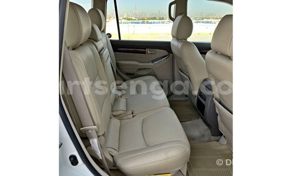 Acheter Import Voiture Toyota Prado Blanc à Import - Dubai, Hhohho Acheter Import Voiture Toyota Prado Blanc à Import - Dubai, Hhohho